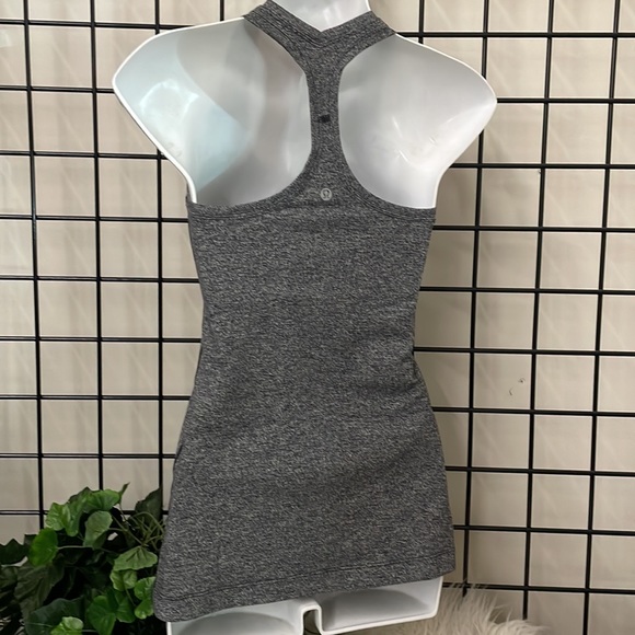 Lululemon tank top size 2 - Picture 2 of 5
